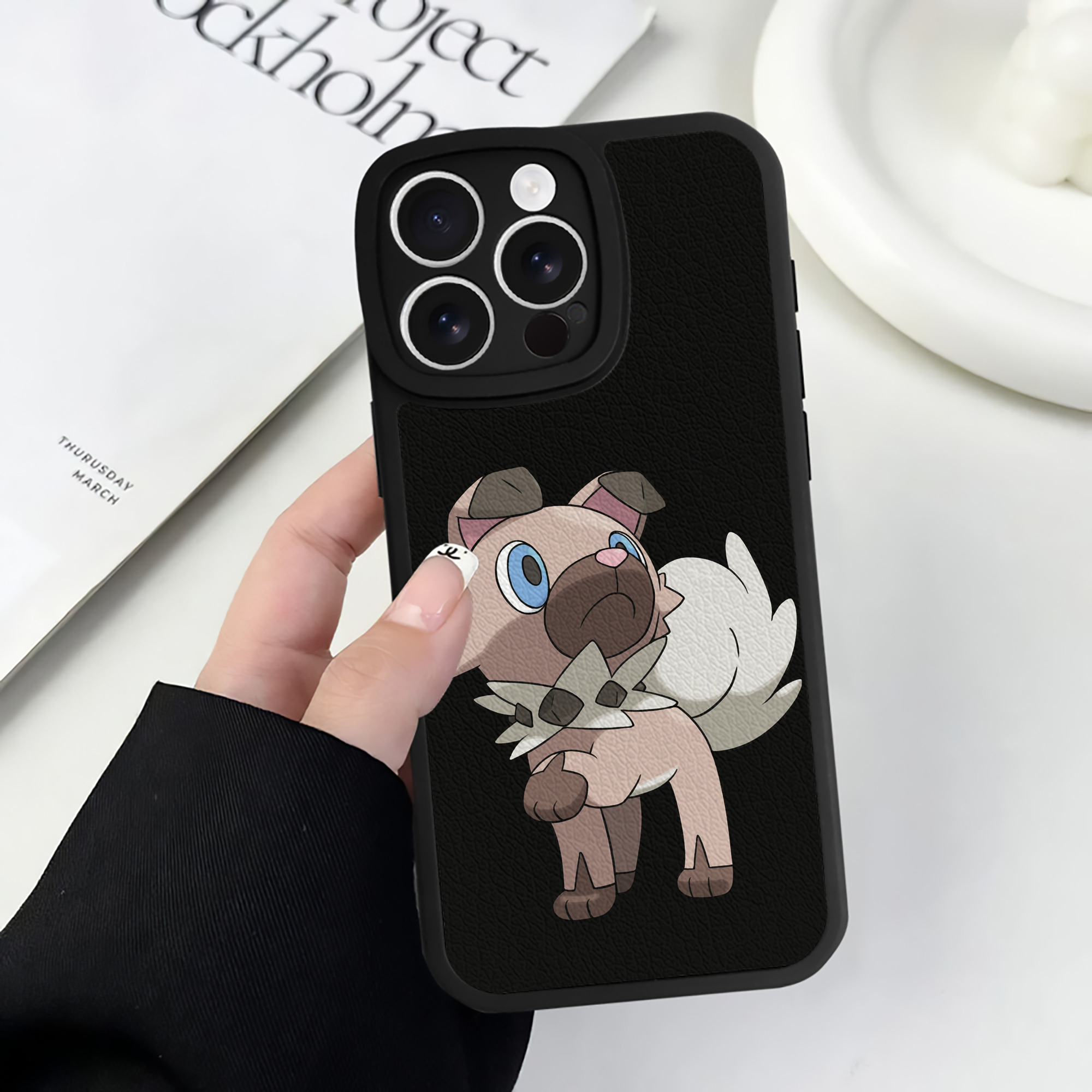 （画像用） ポケットモンスター Pokémon 【iPhone 16シリーズ対応】シリコンスマホケース（レザー調） 材質：シリコン
